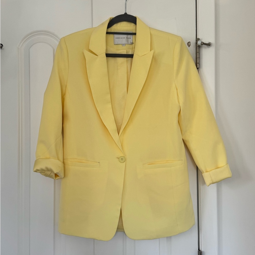 ⚜️ Vici Dolls Endless Rose Yellow Blazer & Shorts set